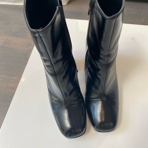 Black Sacha boots in like new condition! Worn once for an hour. Size 38